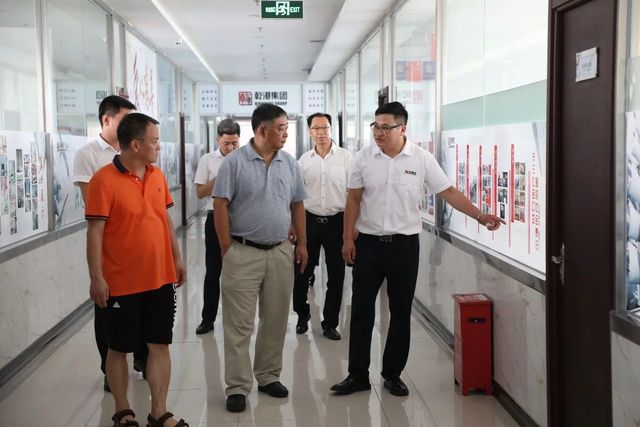 中國科學院專家參觀乾港集團 中國科學院專家參觀乾港集團