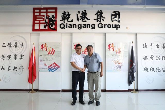 中科院專家與董事長合影 中科院專家與董事長合影