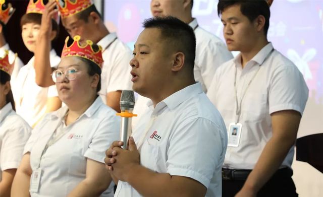 集團(tuán)運營副總裁趙明華